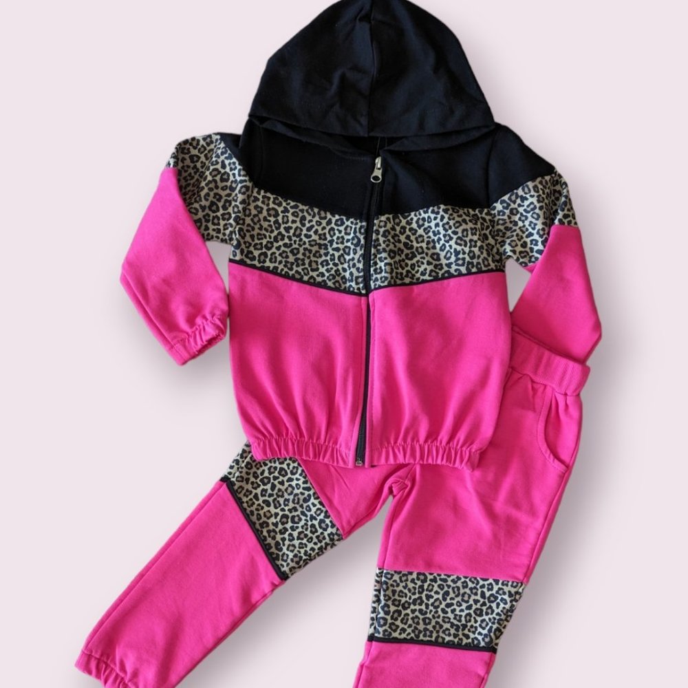 NEW Tracksuit for girls